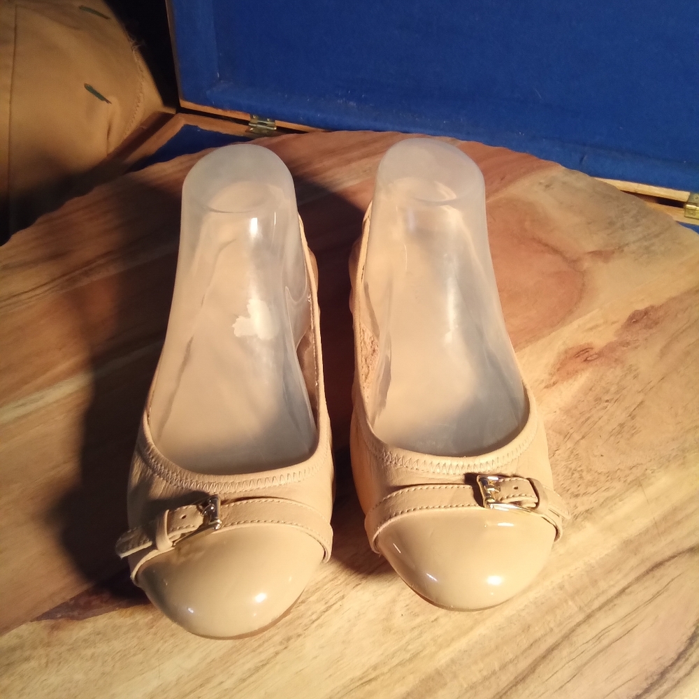 Cole Haan Women's Beige Ballet Leather Shoes # 41049 Sz.8.5B $40.00